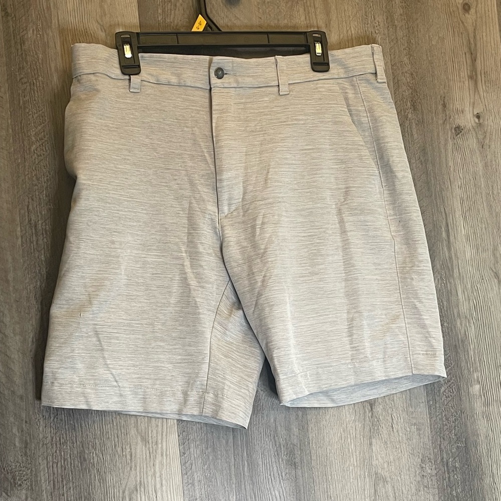 Callaway Men's Light Gray Flat Front Shorts
